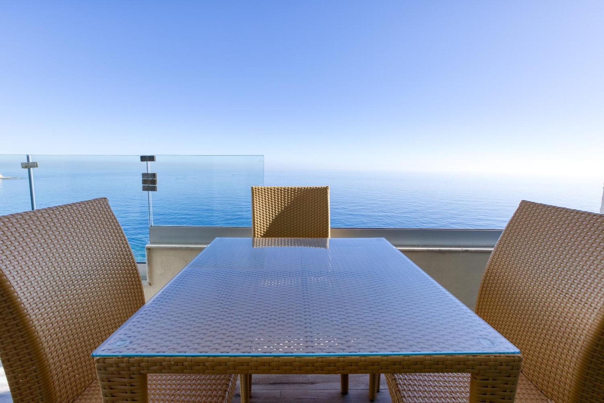 Seafront Sliema Apartment With Balcony & Sea Views By Jl Extérieur photo