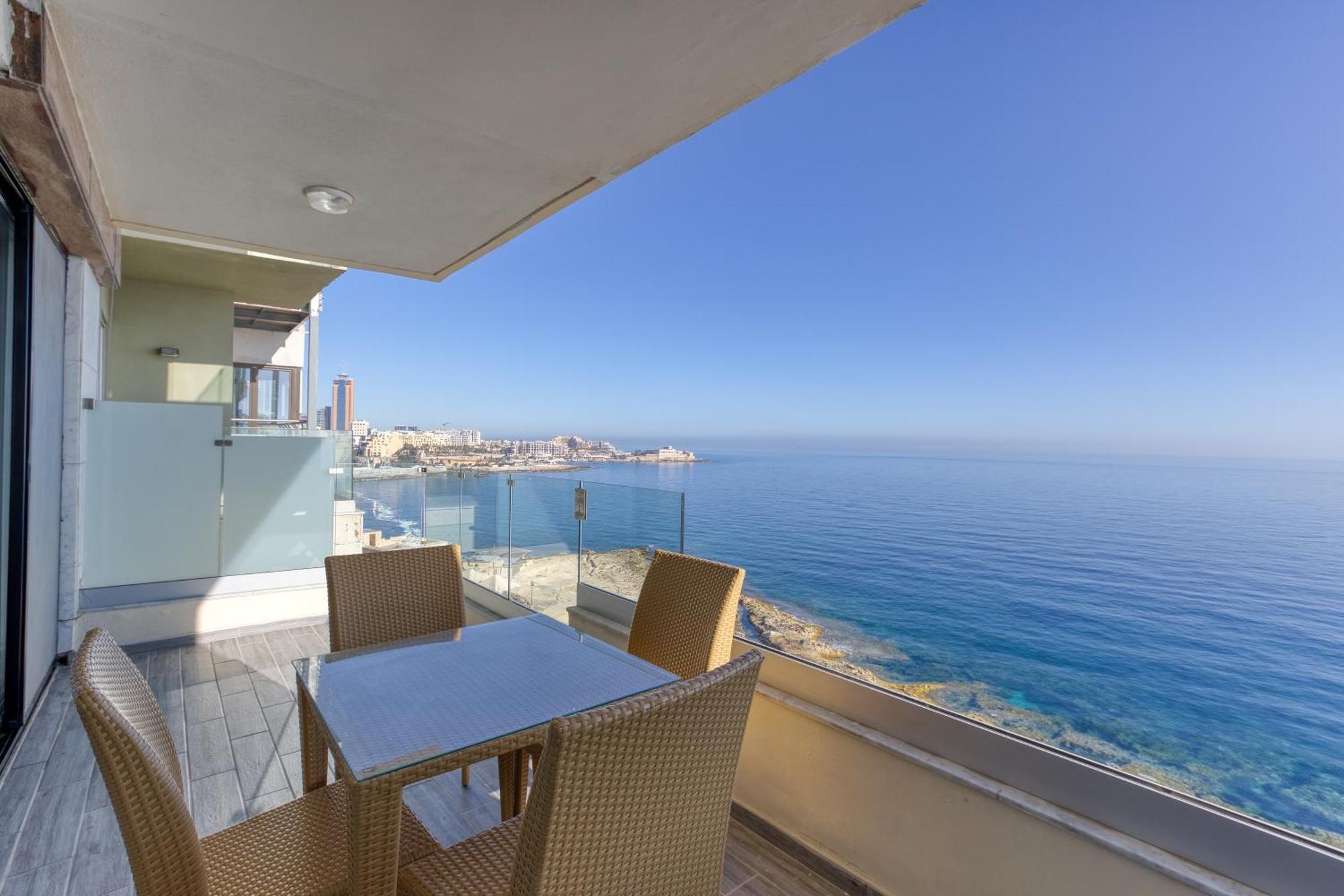 Seafront Sliema Apartment With Balcony & Sea Views By Jl Extérieur photo